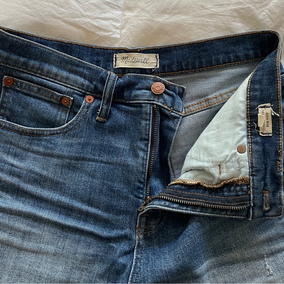 Madewell high rise denim shorts in medium wash, size 28 - Picture 3 of 4